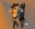 Кот в сапогах танцует с Кити кошка